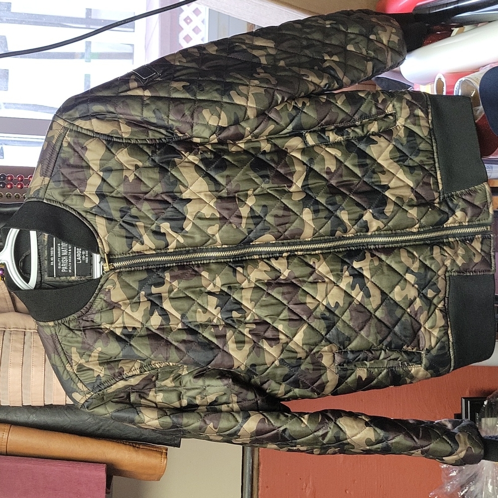 Camouflage bomber jacket pre-owned bit in great condition